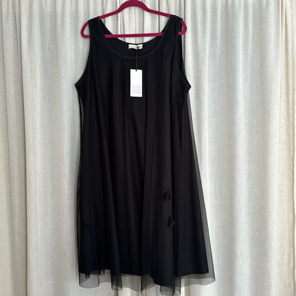 🥂Luukaa sleeveless black dress with tulle overlay. Size 20. NWT.